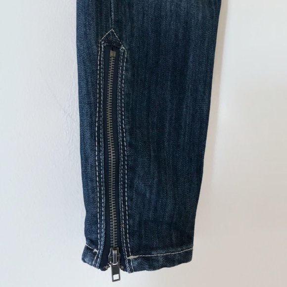 Skinny jeans with zippers on ankle - Picture 2 of 9